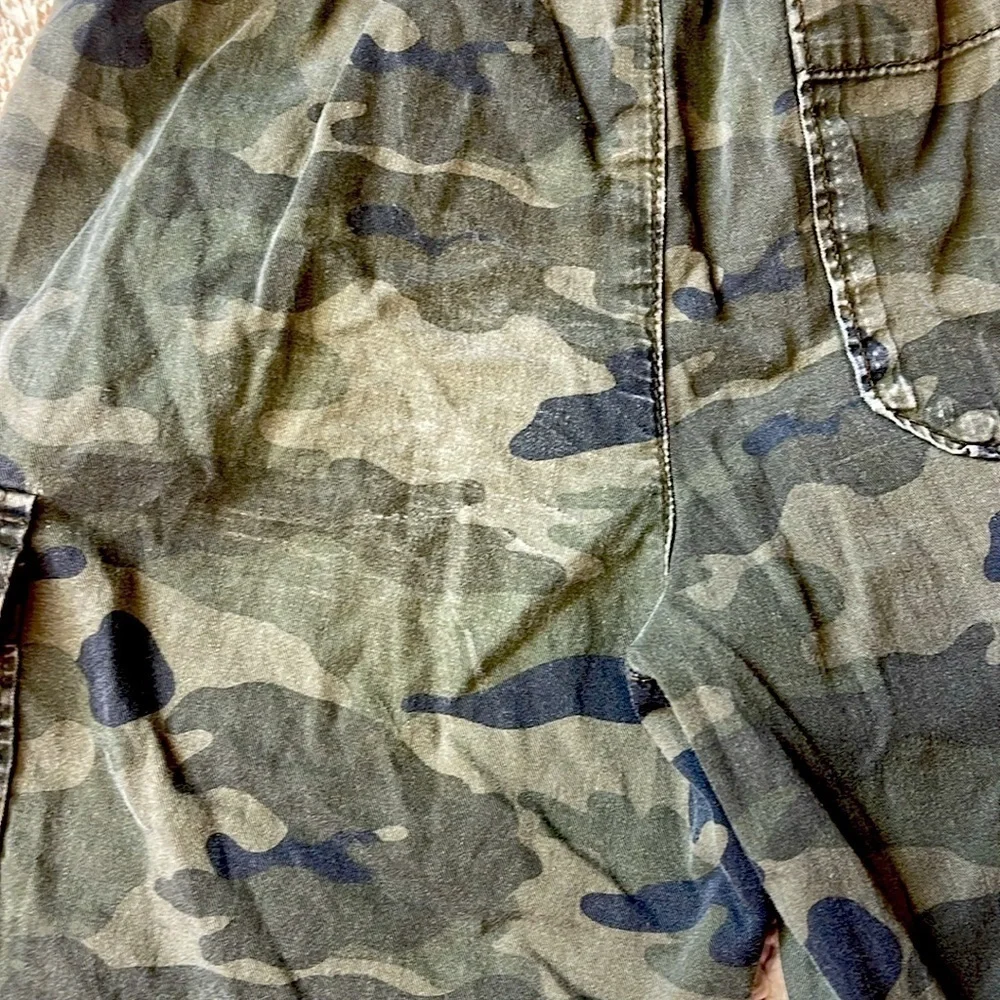 🟢 3/$15 Old Navy Cargo Shorts Boy Small (8)